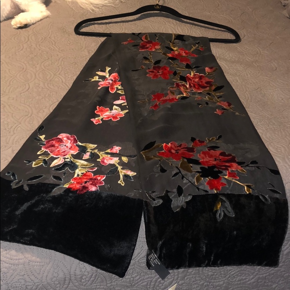 Elegant scarf